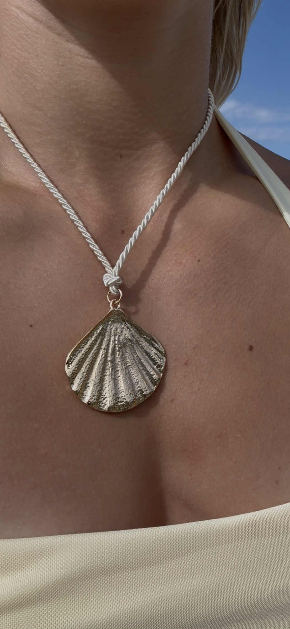 Sea Shell Pendant Necklace