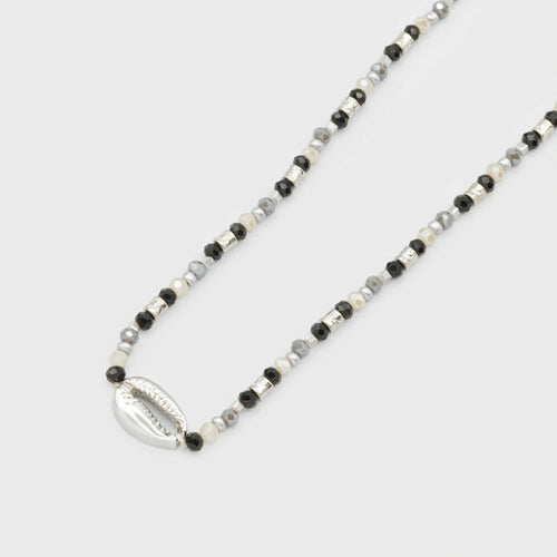 GLASS BEADS NECKLACE WITH METAL SHELL - BLACK